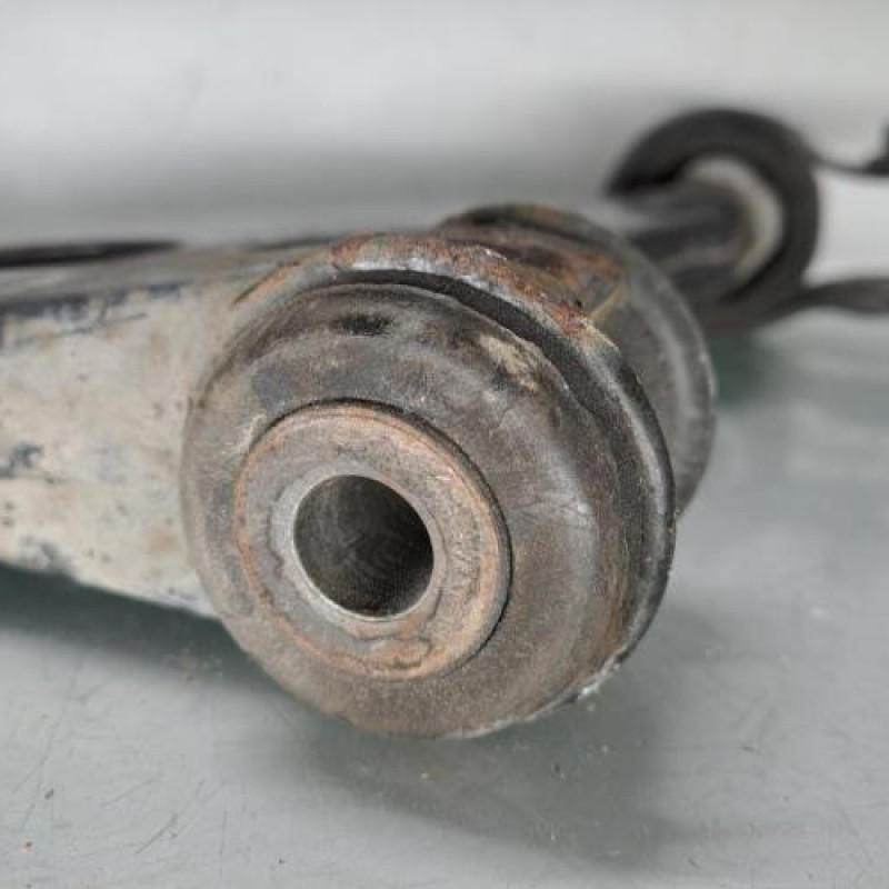 Triangle avant droit FORD FOCUS 2