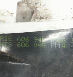 Feu arriere principal gauche (feux) VOLKSWAGEN POLO 4 Photo n°4