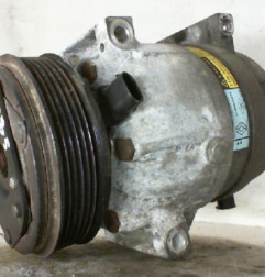 Compresseur clim RENAULT LAGUNA 2 Photo n°1