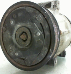 Compresseur clim RENAULT LAGUNA 2 Photo n°1