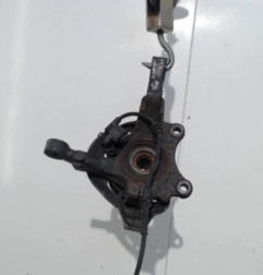 Fusee avant gauche OPEL CORSA C