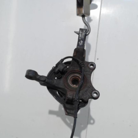 Fusee avant gauche OPEL CORSA C