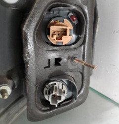 Feu arriere principal droit (feux) TOYOTA AVENSIS VERSO Photo n°3