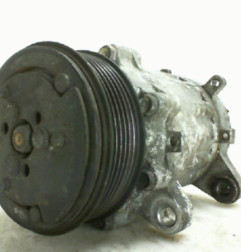 Compresseur clim VOLKSWAGEN POLO 3 Photo n°1