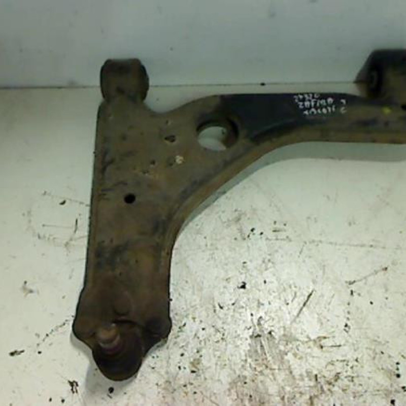 Triangle avant gauche OPEL ZAFIRA B