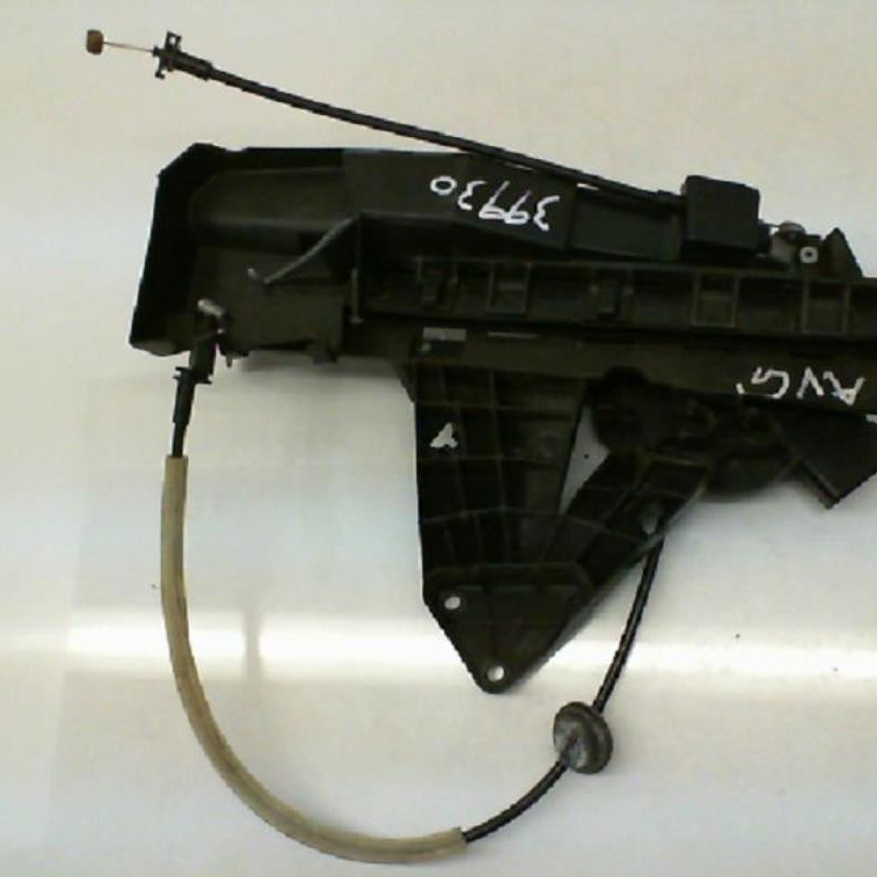 Serrure avant droit FORD FOCUS 2