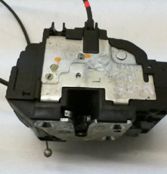 Serrure avant gauche NISSAN NOTE 1 Photo n°3