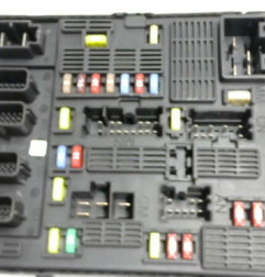 Boitier servitude moteur (BSM) RENAULT SCENIC 3 Photo n°3