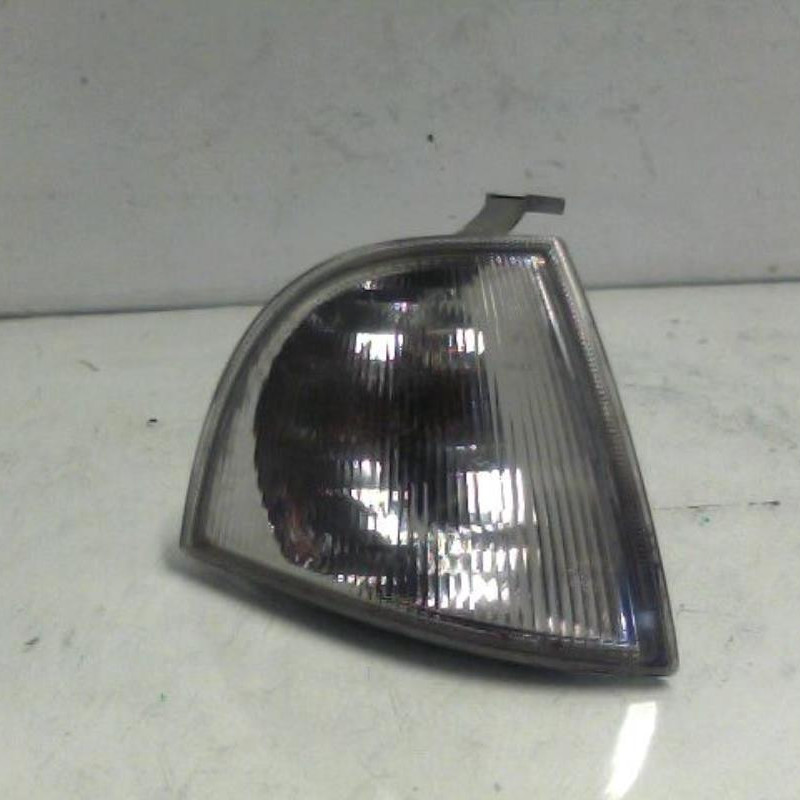 Optique avant secondaire droit (feux)(clignotant) SKODA OCTAVIA 1