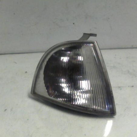 Optique avant secondaire droit (feux)(clignotant) SKODA OCTAVIA 1