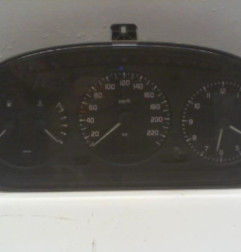 Compteur RENAULT MEGANE 1 Photo n°1