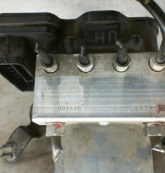 Bloc ABS (freins anti-blocage) TOYOTA HILUX 5 Photo n°3