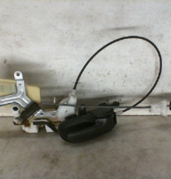 Serrure avant droit TOYOTA YARIS 1