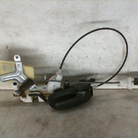 Serrure avant droit TOYOTA YARIS 1