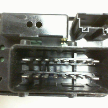 Interrupteur de leve vitre avant gauche CITROEN C3 2