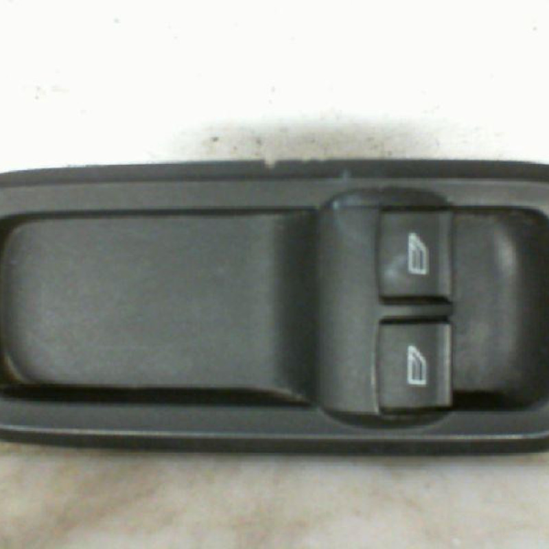 Interrupteur de leve vitre avant gauche FORD FIESTA 6