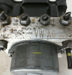 Bloc ABS (freins anti-blocage) SKODA FABIA 2 Photo n°5