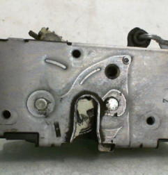 Serrure avant gauche OPEL CORSA D