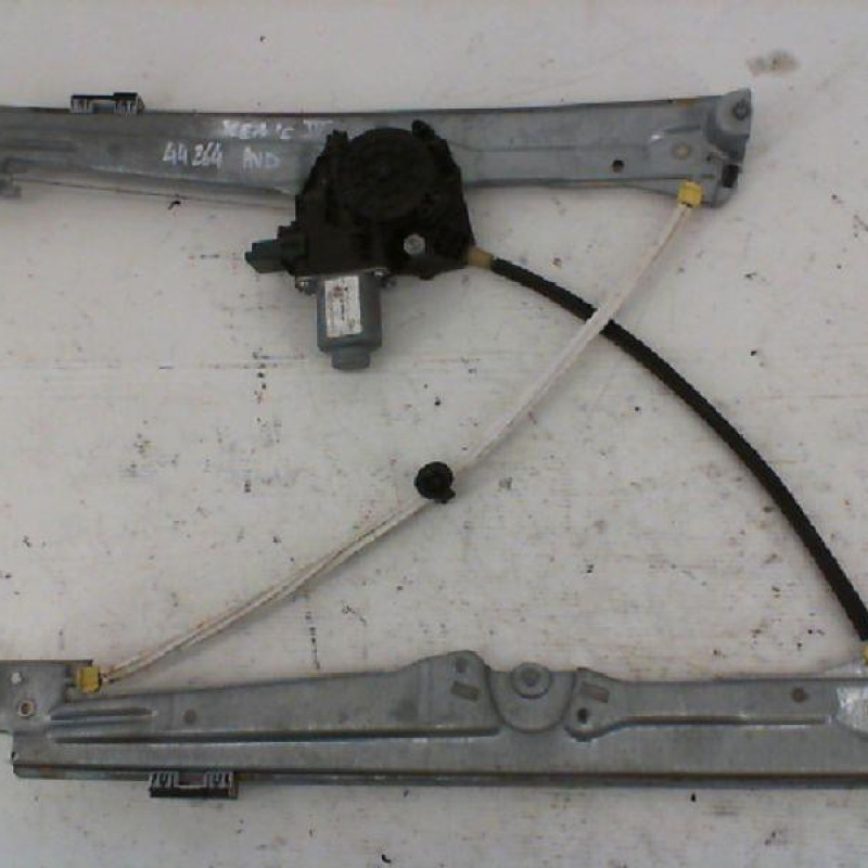 Leve vitre electrique avant droit RENAULT SCENIC 4