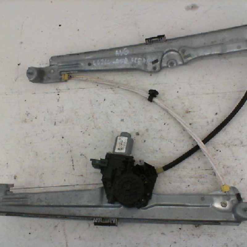 Leve vitre electrique avant gauche RENAULT SCENIC 4