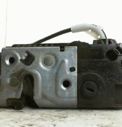 Serrure arriere droit PEUGEOT 208 1