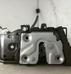 Serrure avant gauche RENAULT CLIO 5 Photo n°4