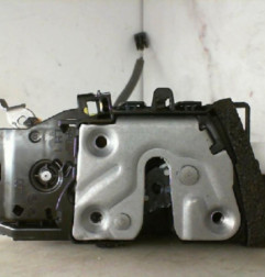 Serrure avant gauche RENAULT CLIO 5 Photo n°10