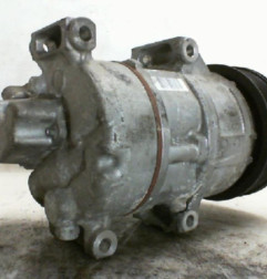 Compresseur clim TOYOTA COROLLA VERSO 2 Photo n°5