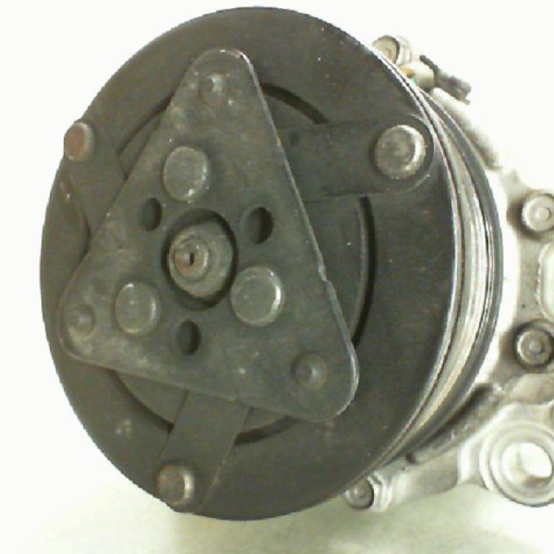 Compresseur clim VOLKSWAGEN POLO 3