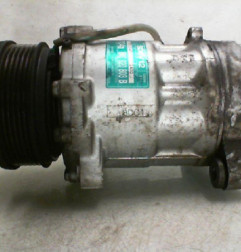 Compresseur clim VOLKSWAGEN POLO 3