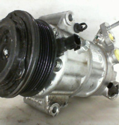 Compresseur clim FORD FIESTA 7 Photo n°1