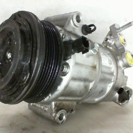 Compresseur clim FORD FIESTA 7 Photo n°1