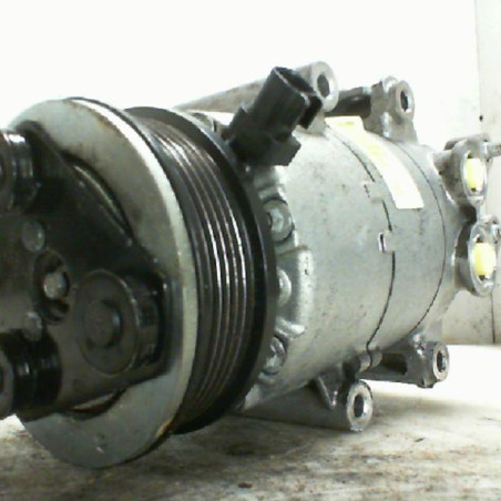 Compresseur clim FORD FIESTA 6 Photo n°1