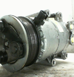 Compresseur clim FORD FIESTA 6 Photo n°4