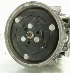 Compresseur clim DACIA SANDERO 1 Photo n°4