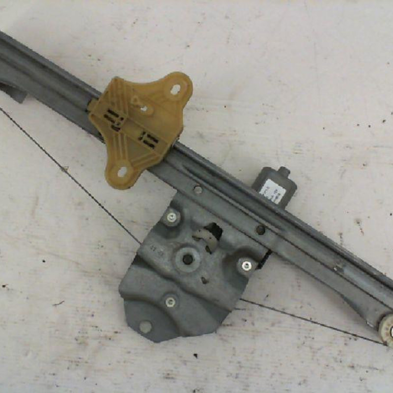 Leve vitre electrique avant droit RENAULT CLIO 4