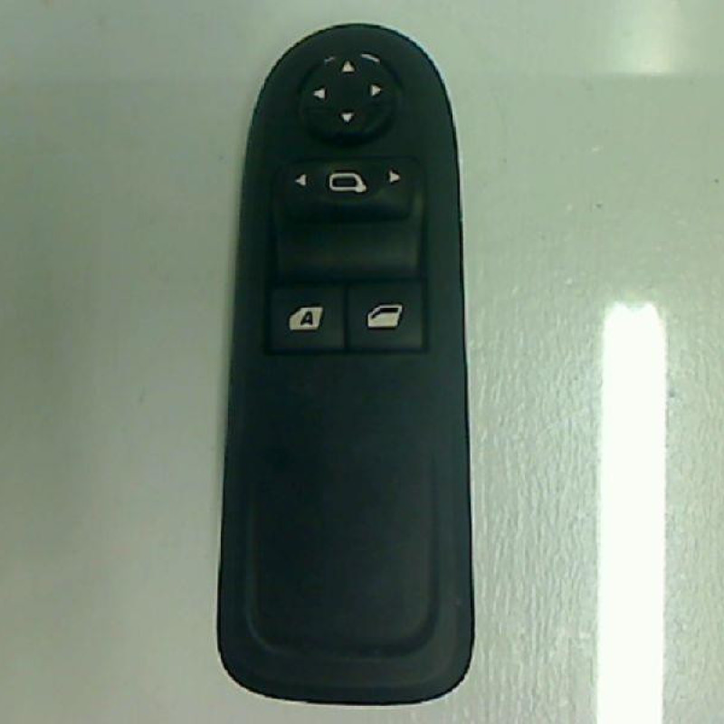 Interrupteur de leve vitre avant gauche CITROEN C3 2