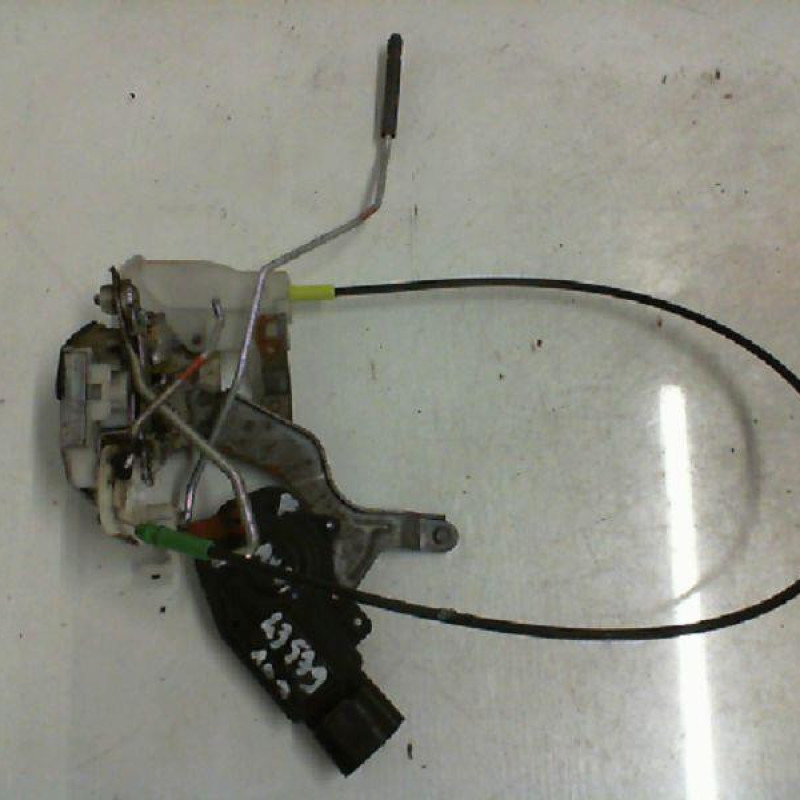 Serrure avant droit PEUGEOT 107