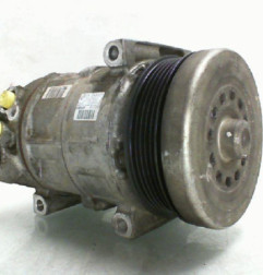 Compresseur clim FIAT GRANDE PUNTO Photo n°1