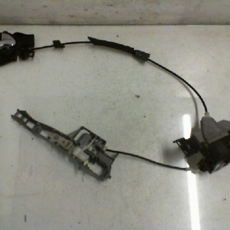 Serrure arriere droit PEUGEOT 5008 1