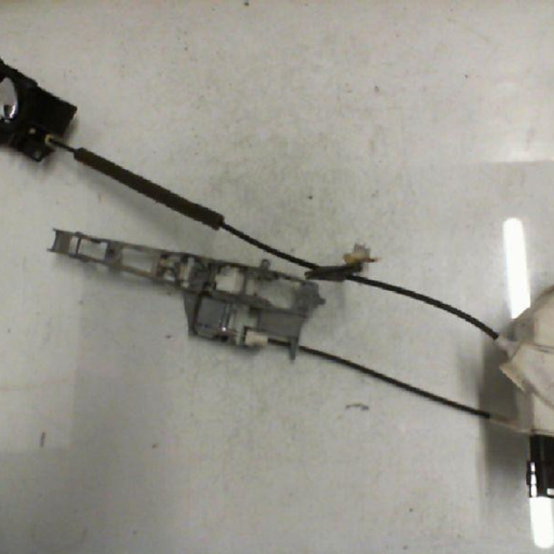 Serrure avant droit PEUGEOT 5008 1