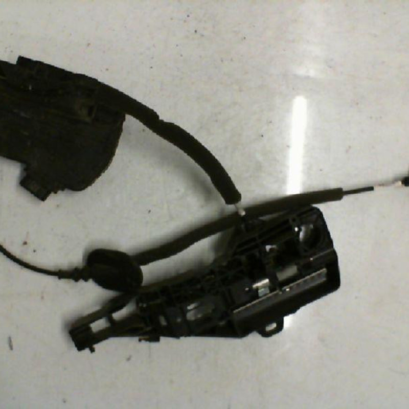 Serrure avant droit RENAULT CLIO 4