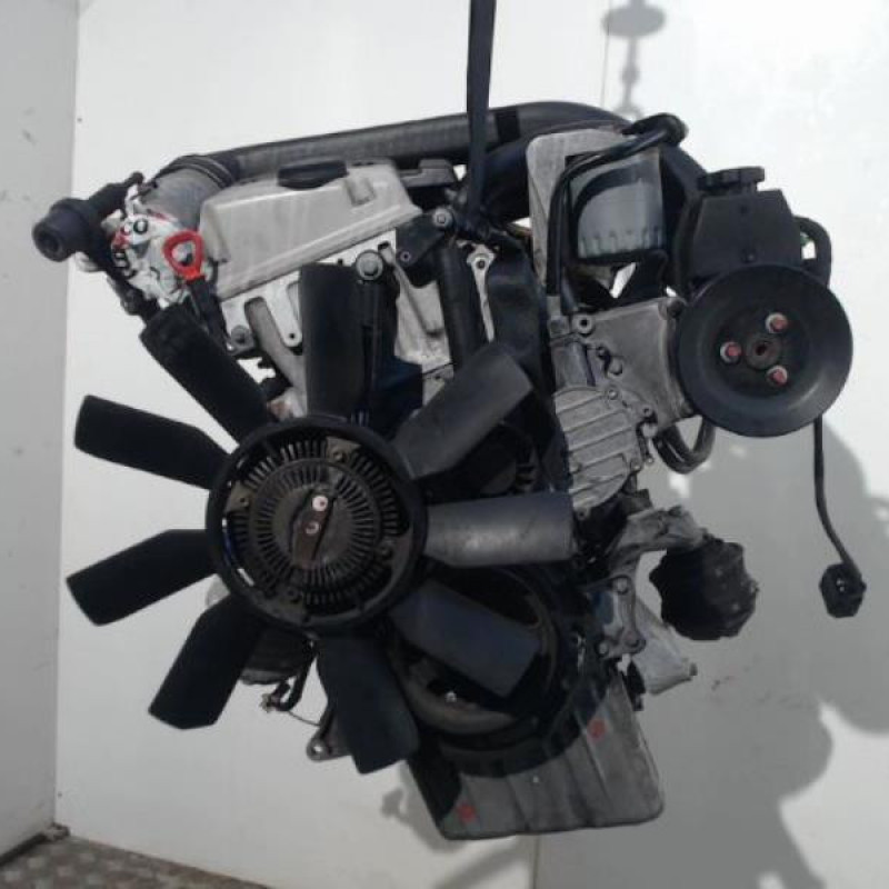 Moteur MERCEDES CLASSE E 210