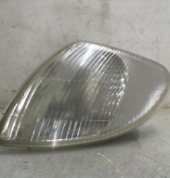 Optique avant secondaire gauche (feux)(clignotant) RENAULT MEGANE 1 Photo n°1