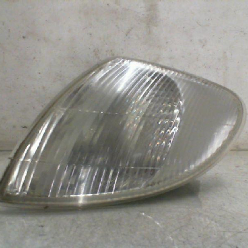 Optique avant secondaire gauche (feux)(clignotant) RENAULT MEGANE 1