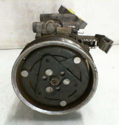 Compresseur clim RENAULT CLIO 2 CAMPUS Photo n°3