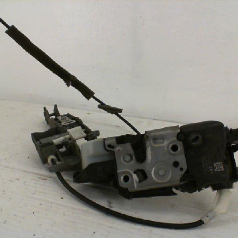 Serrure avant gauche PEUGEOT 5008 1