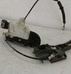 Serrure avant gauche PEUGEOT 5008 1