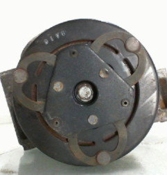 Compresseur clim RENAULT TWINGO 3 Photo n°1