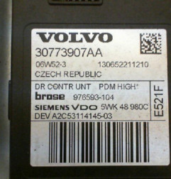 Leve vitre electrique avant droit VOLVO V 50 Photo n°3